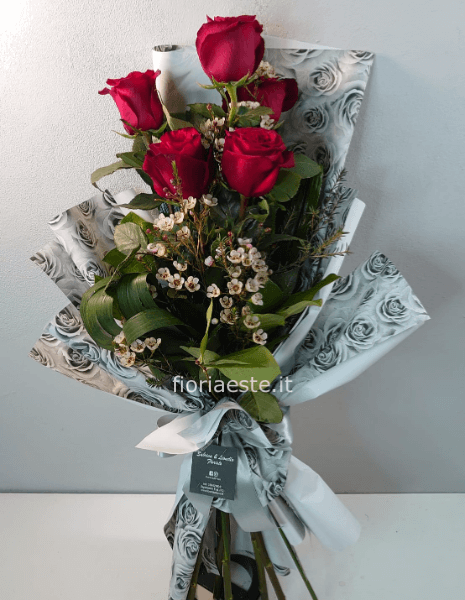 Mazzo di rose rosse